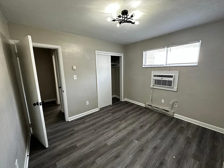 401 Warwick Ave — Photo 6
