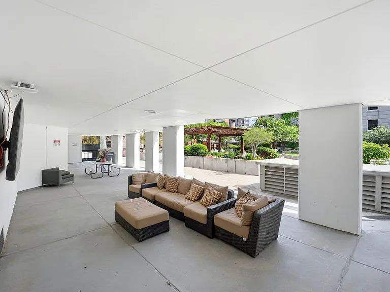 1625 Larimer St #1001 — Photo 18