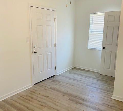 5th image of 711 W Georgia St