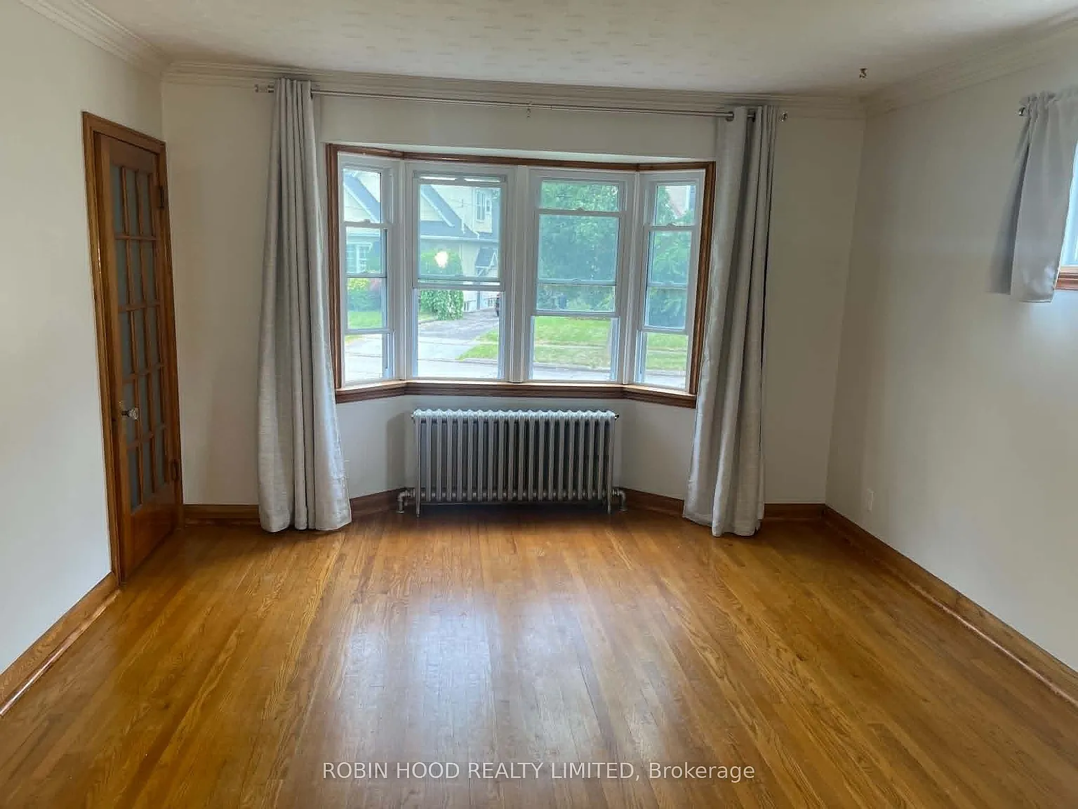 4 bed, $1,850 — Photo 2