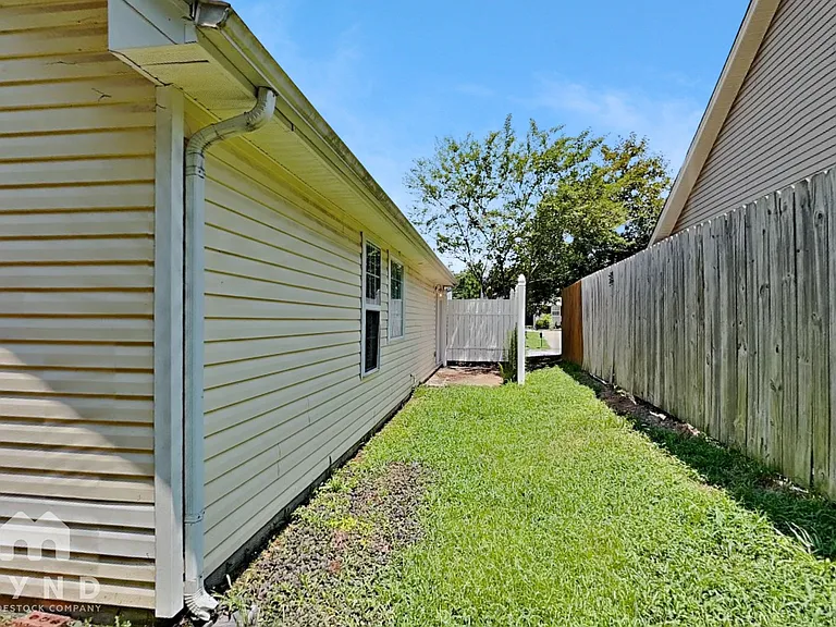 1848 Mission Oaks St — Photo 19