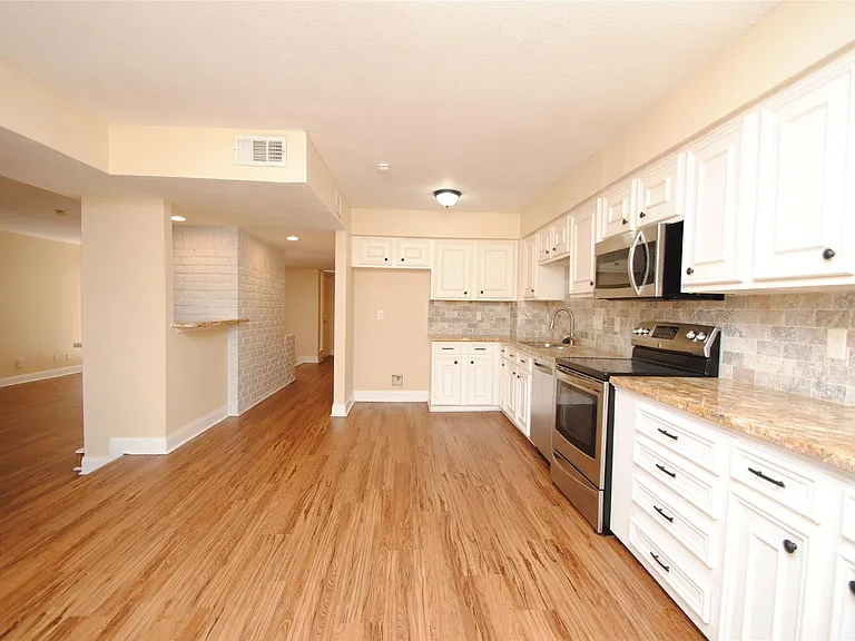 738 Country Place Dr #C — Photo 19