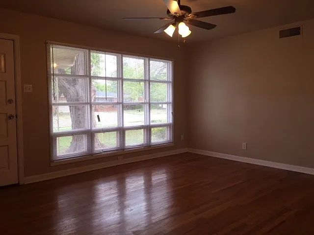 Huge 4 Bedroom/2 Bath/2 Living Room House close to TTU - Available AUGUST — Photo 2