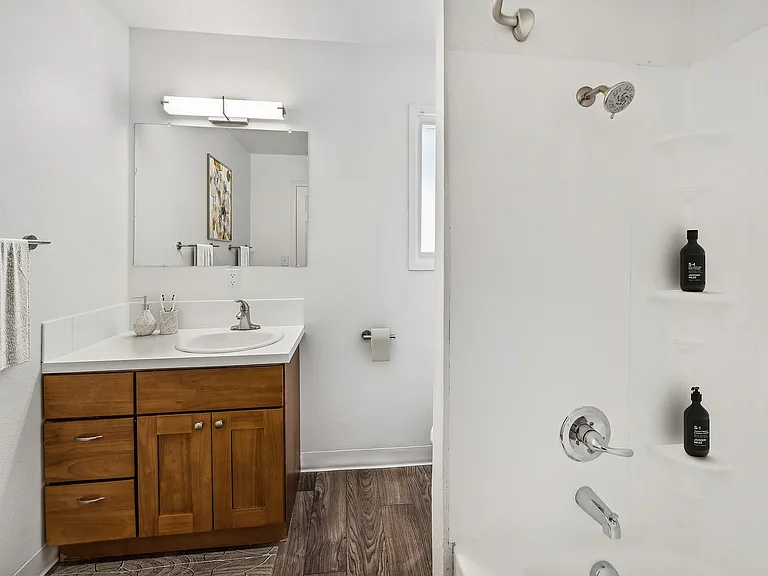 Alturas Vose Townhomes — Photo 6