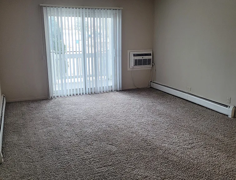 910 N River Dr #107 — Photo 7