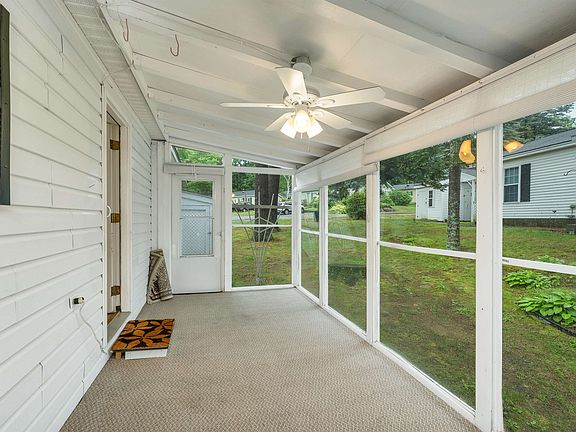 5th image of 40 Hamlin Court