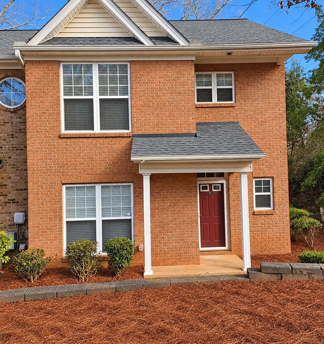 3 bed, 2.5 bath, 1464 sqft, $1,800 — Photo 1