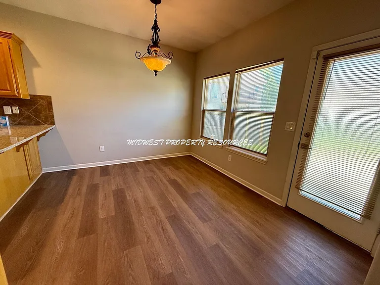 13804 Craig Ave — Photo 3