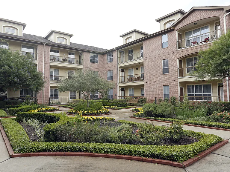 Elate Royal Oaks — Photo 8
