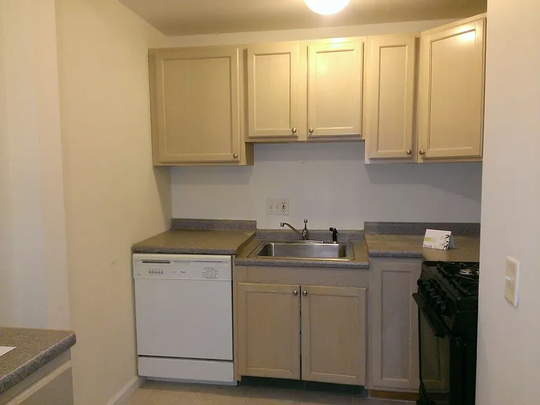 260 Dwight St #C — Photo 25