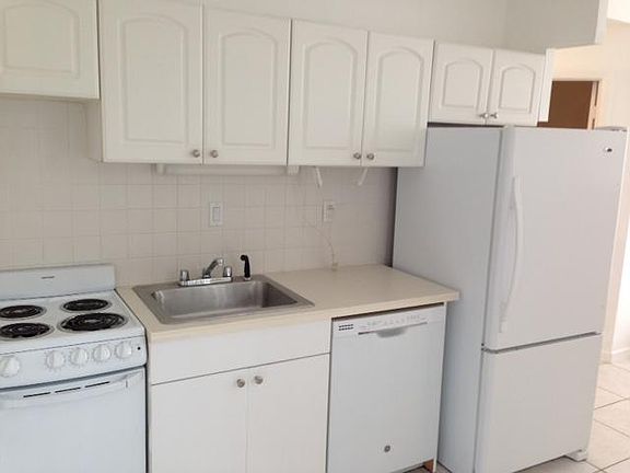 3rd image of 502 S Federal Hwy APT 1