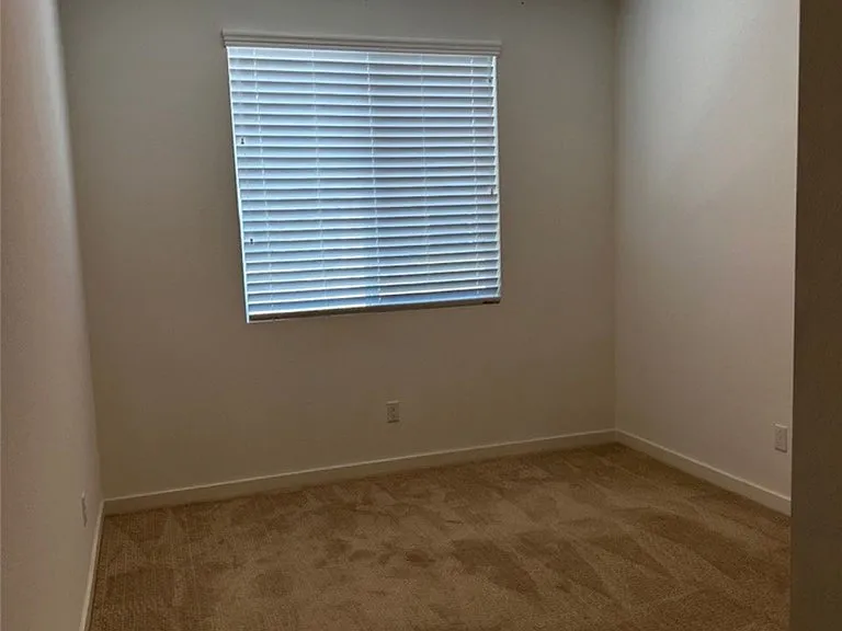 39333 Corvina Ln — Photo 10