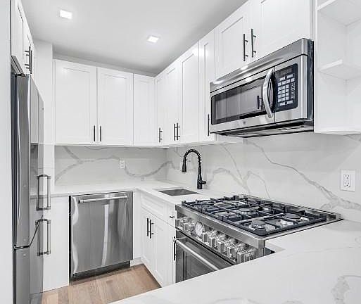 4th image of 3520 Leverich St APT B526