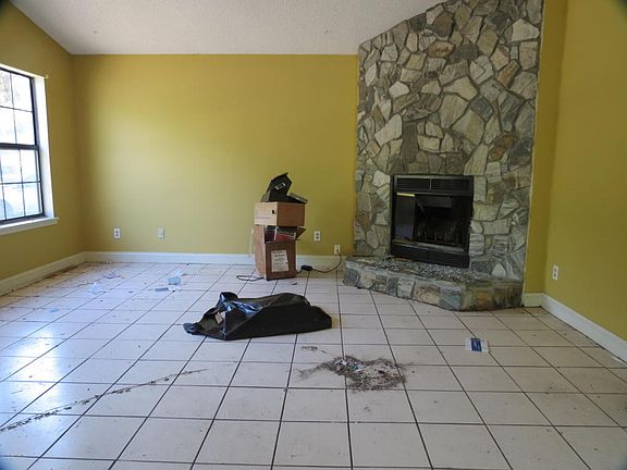 2nd image of 1323C Independence Dr