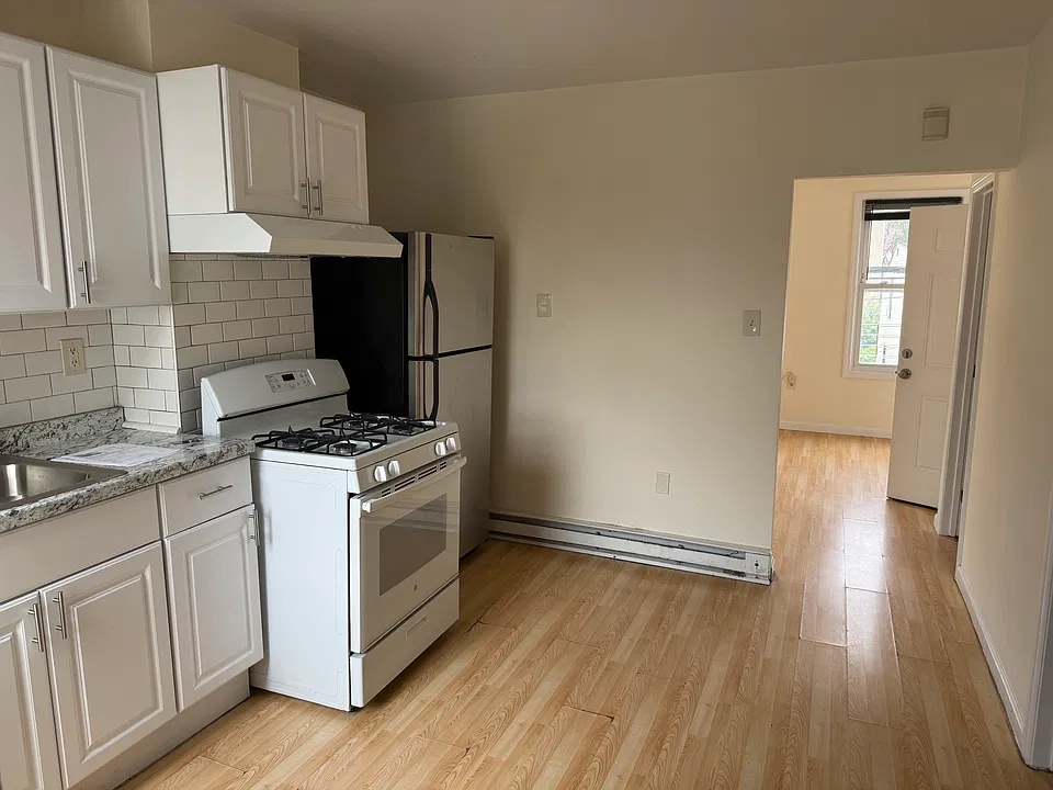512 Summer St #2