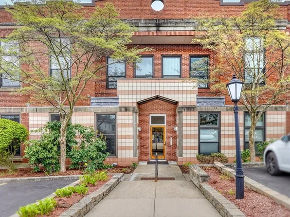 80 Beaumont St APT 204, Dorchester, MA 02124