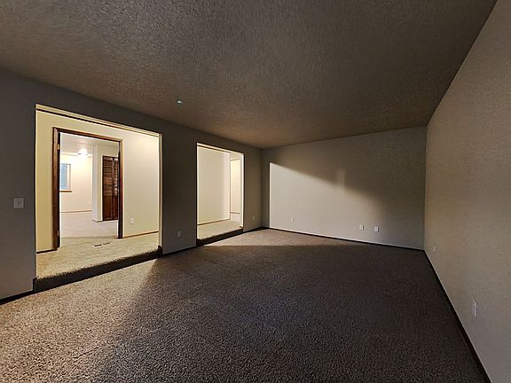 3rd image of 11122 136th St E