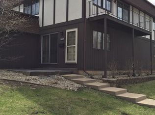 5803 Doe Cir, Westmont, IL