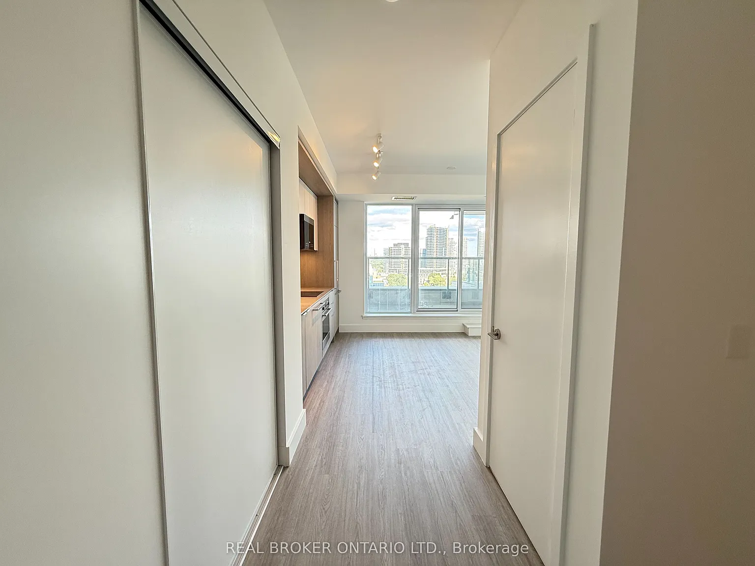 Studio, $1,850 — Photo 4