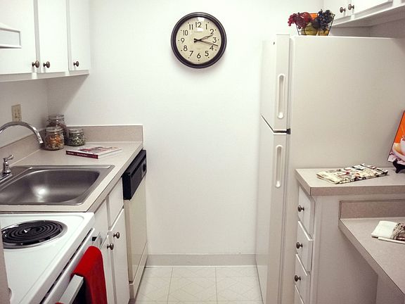 3rd image of 9235 N Church Dr APT 601