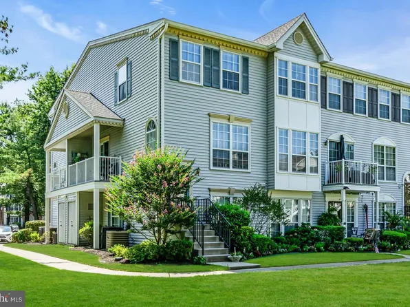 89 Chambord Ct, Hamilton, NJ 08619