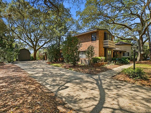 3rd image of 407 Marion Dr
