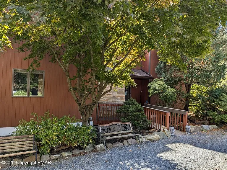 520 Maxine Dr — Photo 35