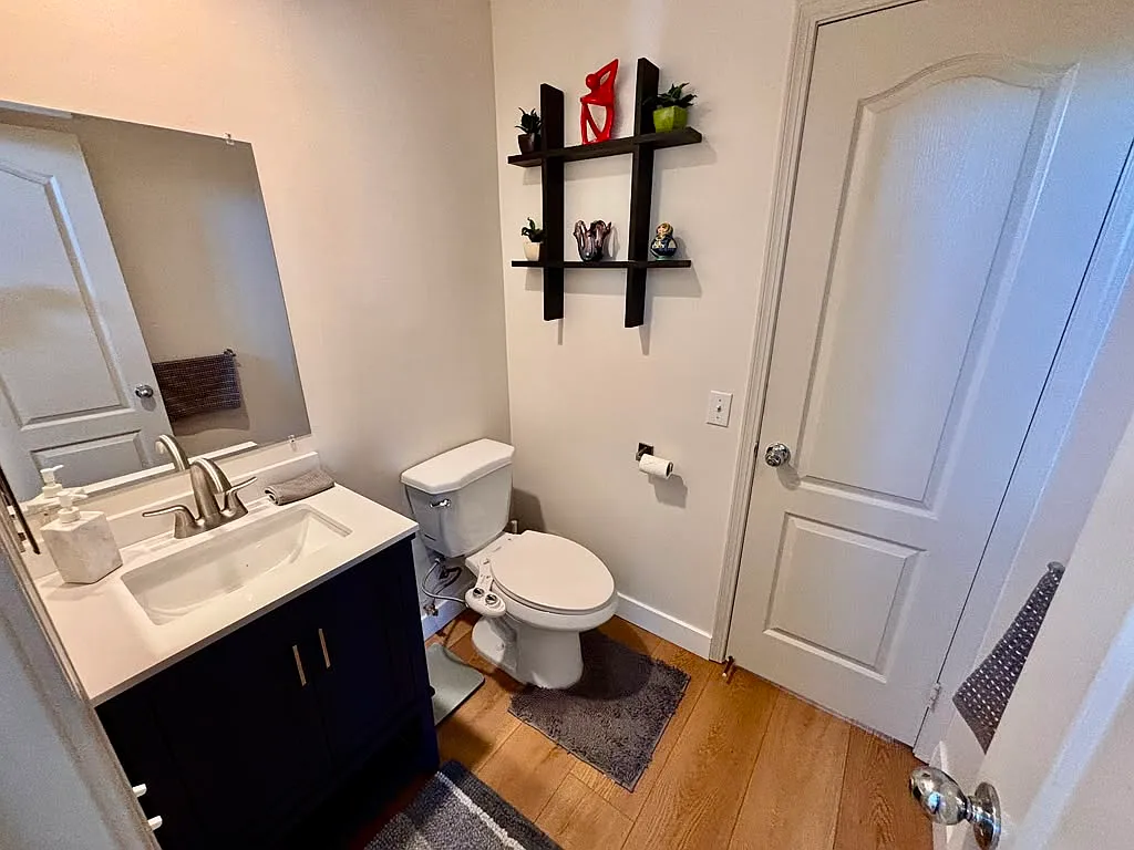 2 bed, 1034 sqft, $3,700 — Photo 4