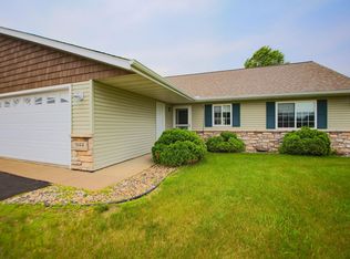 944 W Edge Pl #15, New Richmond, WI 54017