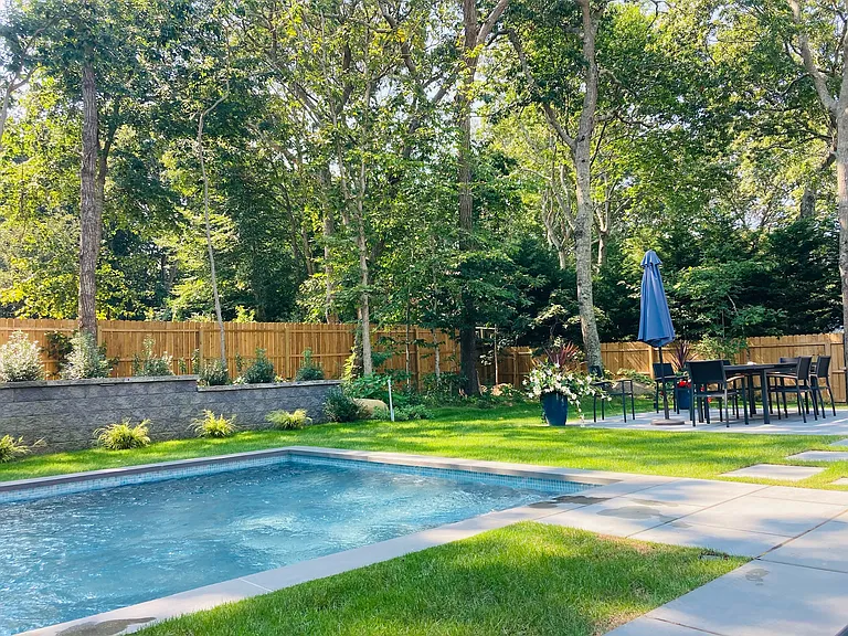 36 Crystal Dr — Photo 3