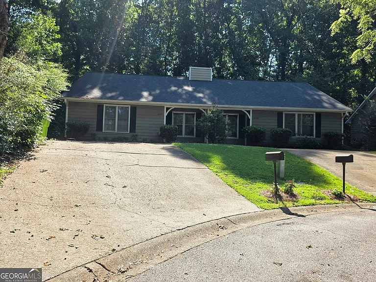 4063 Coopers Hill Dr SE — Photo 1