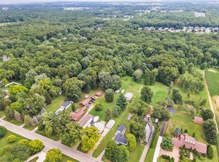 21405 Beech Daly Rd, Brownstown, MI 48134