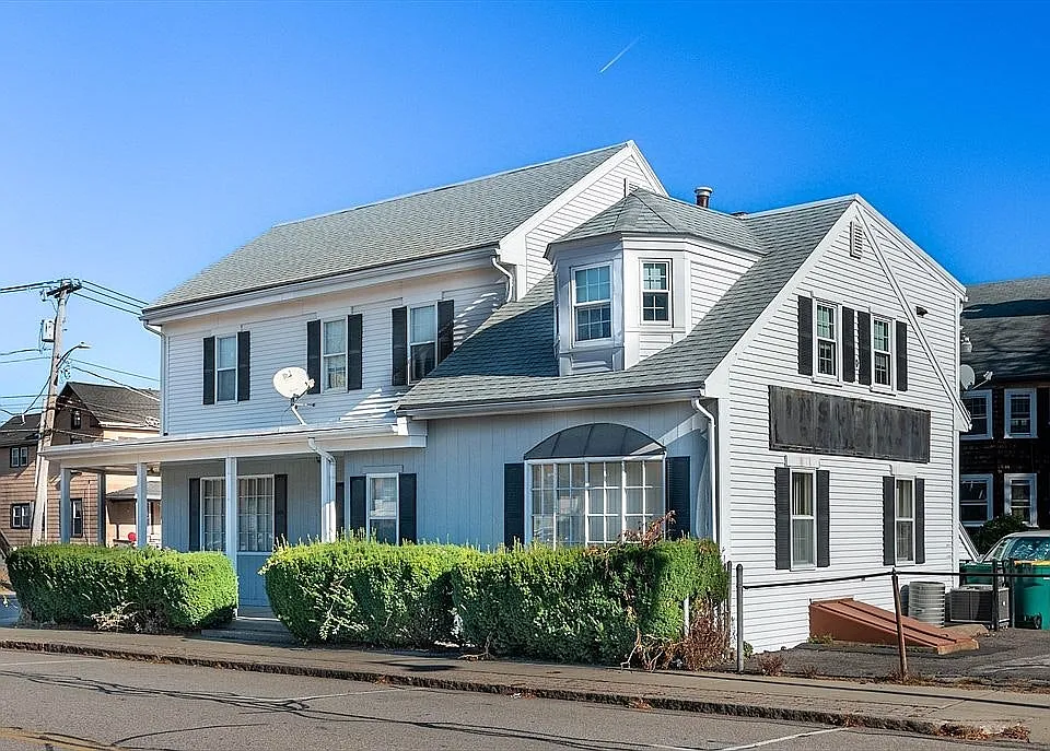 19 Central Street, Unit B — Photo 3