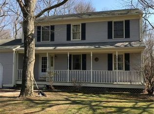 42 Pamela Ct, Saunderstown, RI 02874