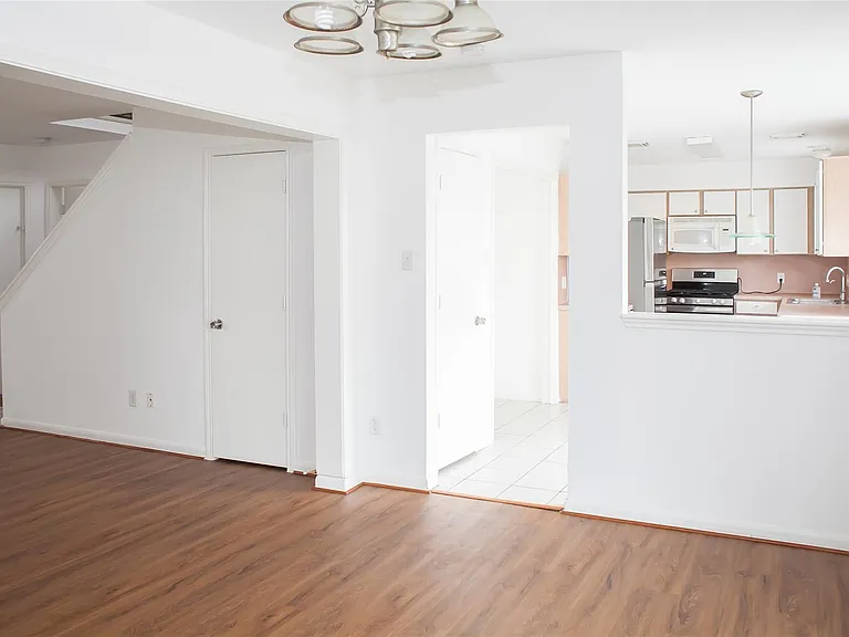 8910 Sage Place Dr — Photo 8