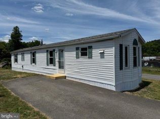 35 Sam Brooke Cir, Lehighton, PA 18235