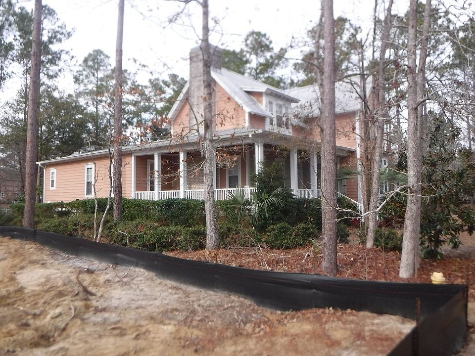 2nd image of 646 Ashbury Dr SE