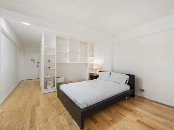 408 West 57th Street image 6 of 10