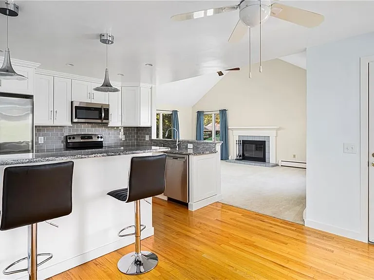 27 Tobin Ln — Photo 8