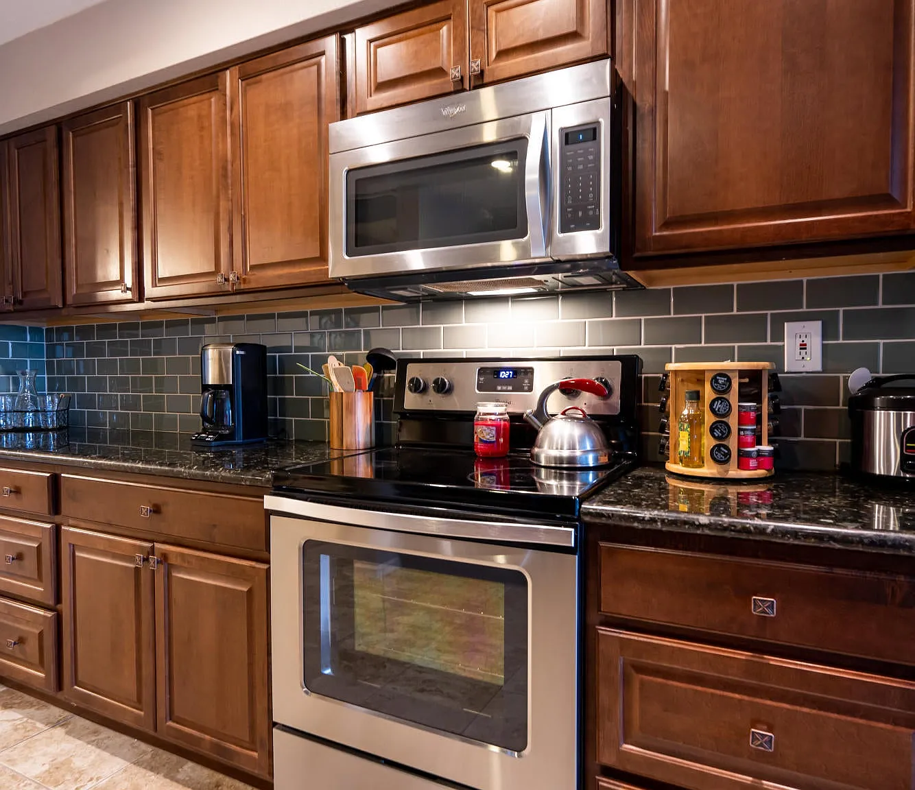 4 bed, 2216 sqft, $3,300 — Photo 4