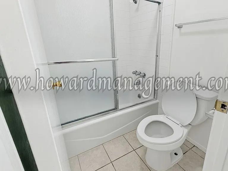323 Bicknell — Photo 8