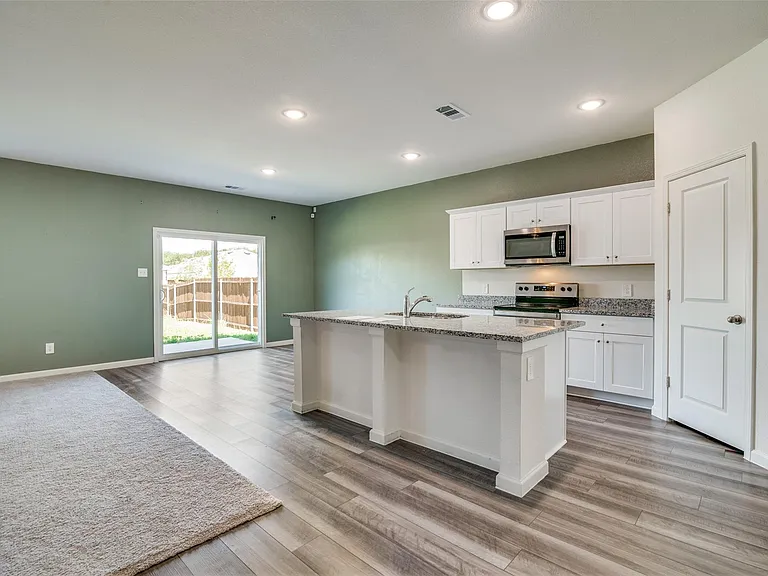 731 Yorkshire Dr — Photo 27