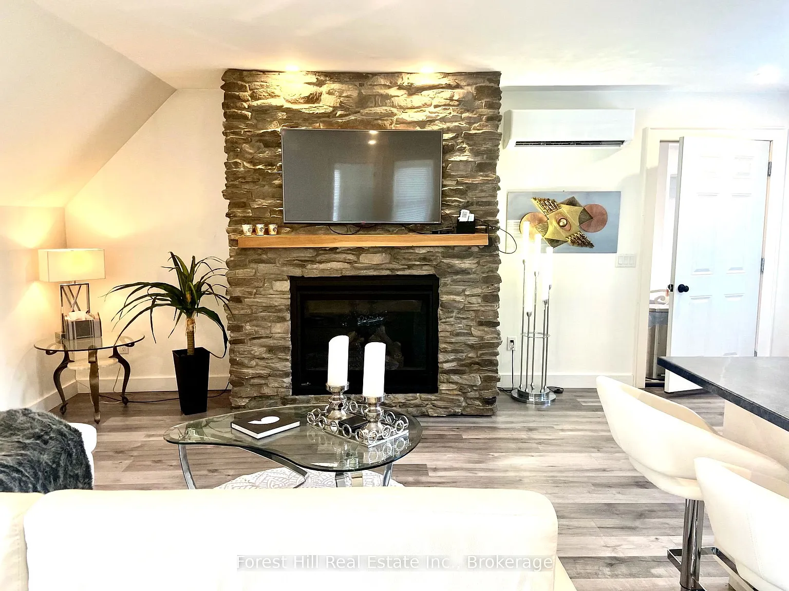2 bed, $2,500 — Photo 3