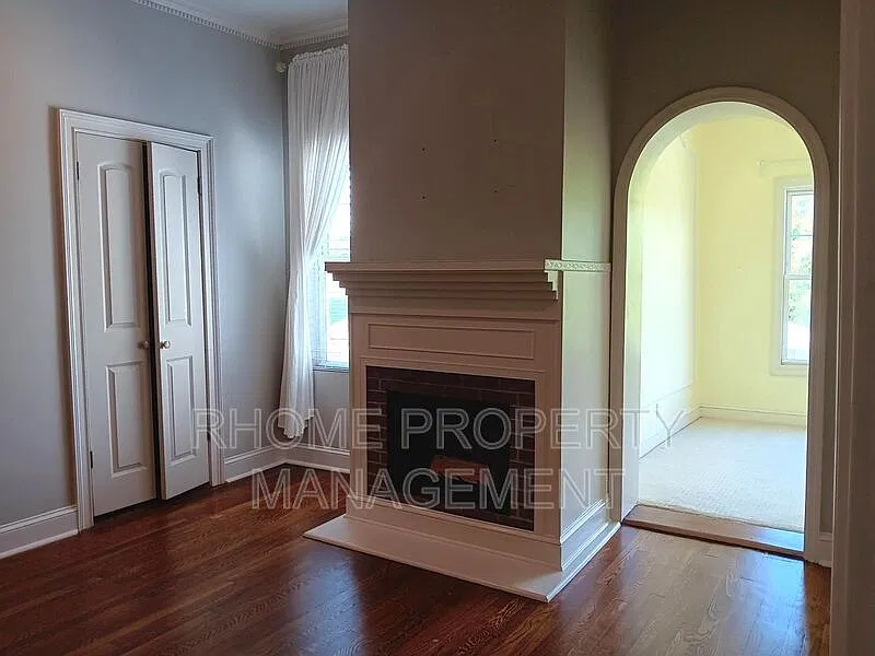 1 bed, 1.0 bath, 995 sqft, $2,200 — Photo 3