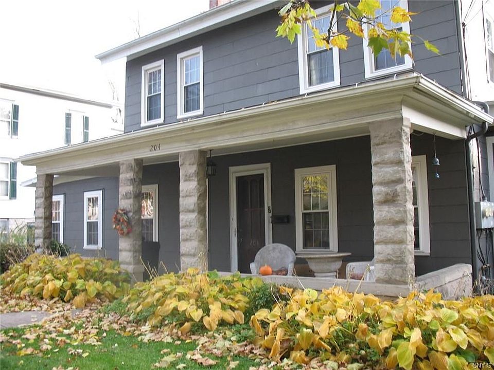 1st image of 204 Gen St