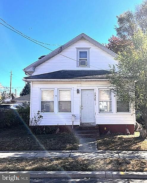 1st image of 7924 River Rd