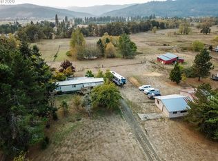 7883 Lookingglass Rd, Roseburg, OR 97471