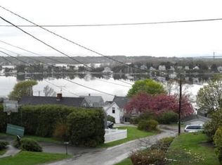 30 Bobbin Hill Rd, Tiverton, RI 02878