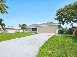 371 SE Fairchild Ave, Port Saint Lucie, FL 34984