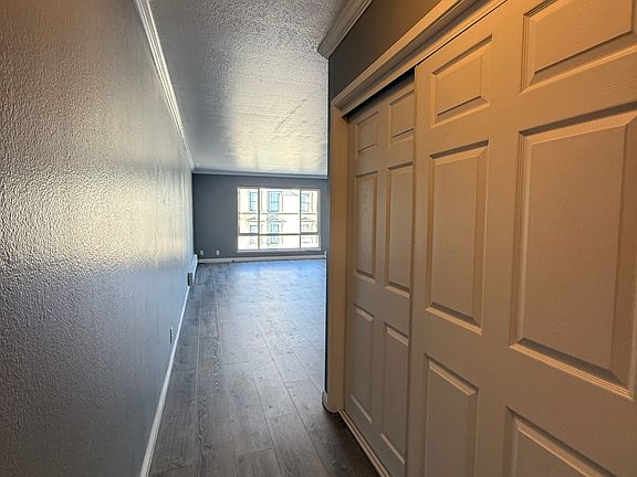 5th image of 3992 Mission St APT 206